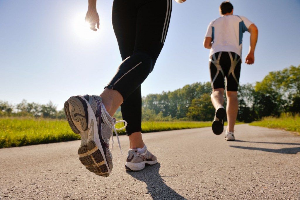 hacer marcha deportiva