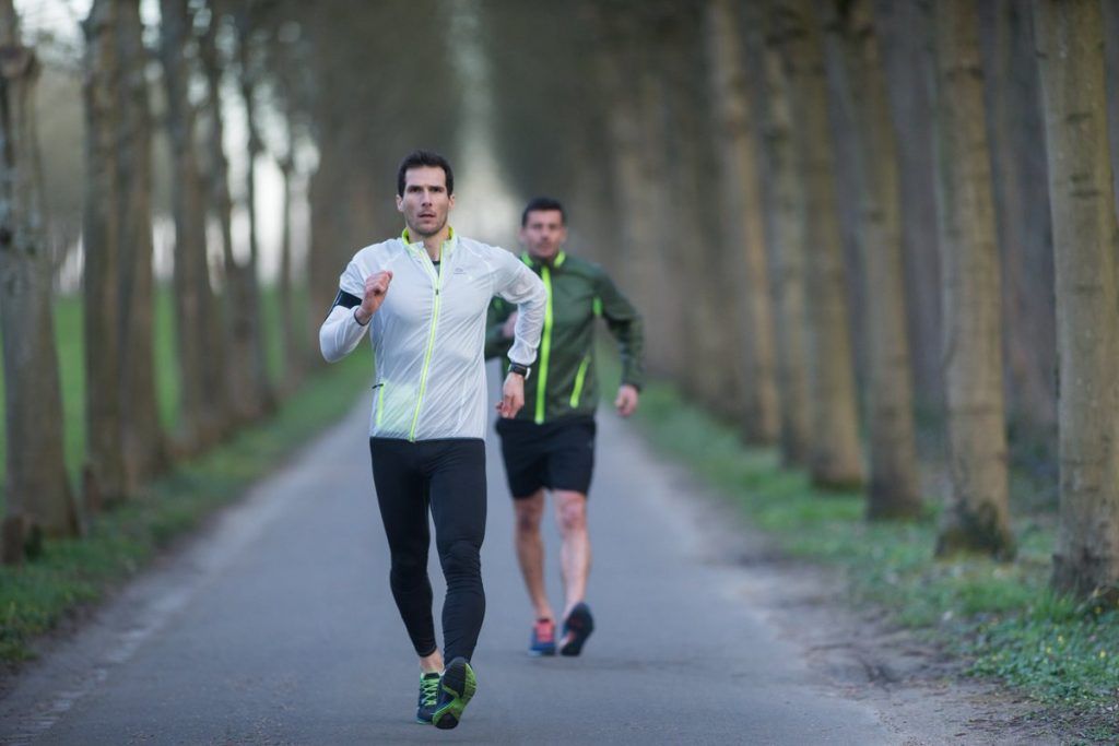 marcha deportiva para quemar calorías