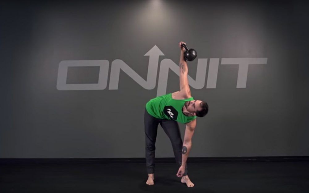 Tirachinas con kettlebell