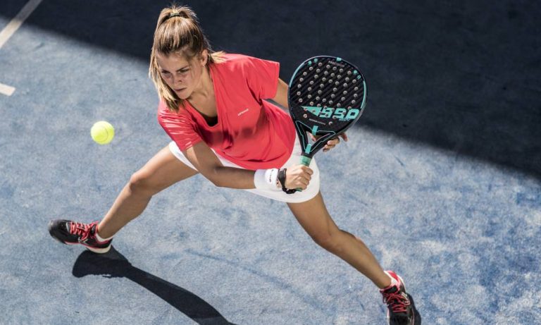 Jugar al padel con ropa adecuada