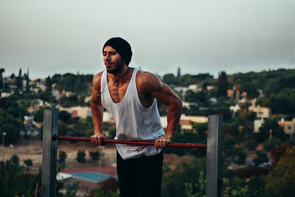 Qué es y cómo hacer muscle up