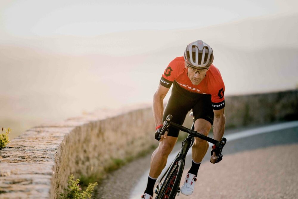 deportes para liberar estrés como el ciclismo