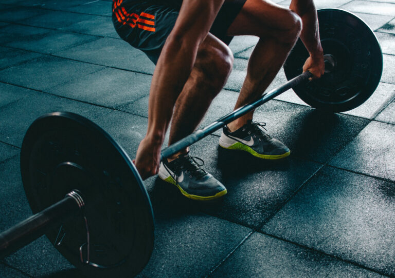 mejorar el entrenamiento de fuerza en el gimnasio