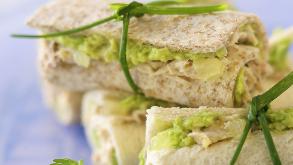 recetas sándwiches saludables de bacalao con guacamole casero