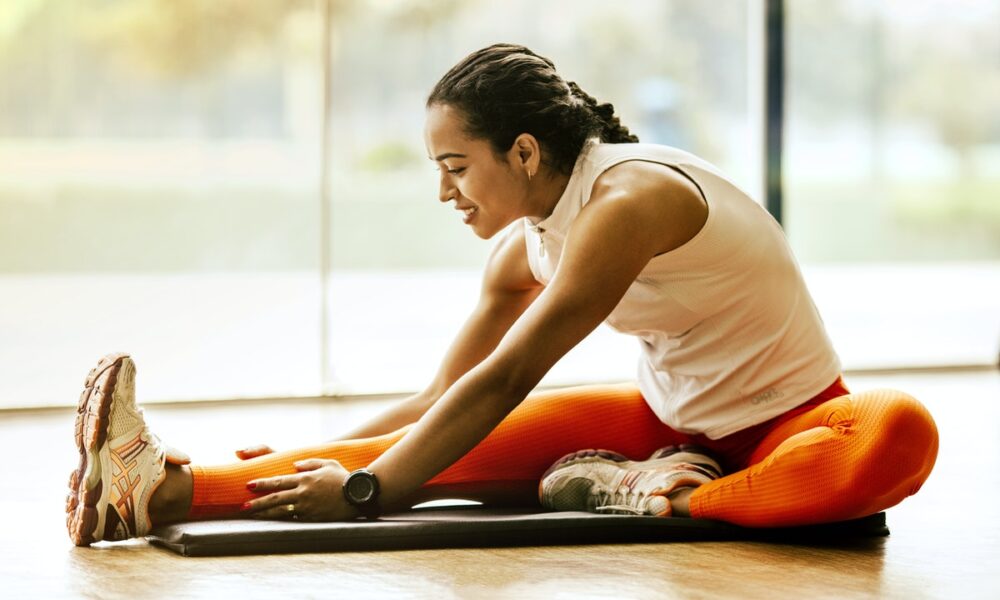 hacer stretching o estirar antes de entrenar es beneficioso para tu cuerpo