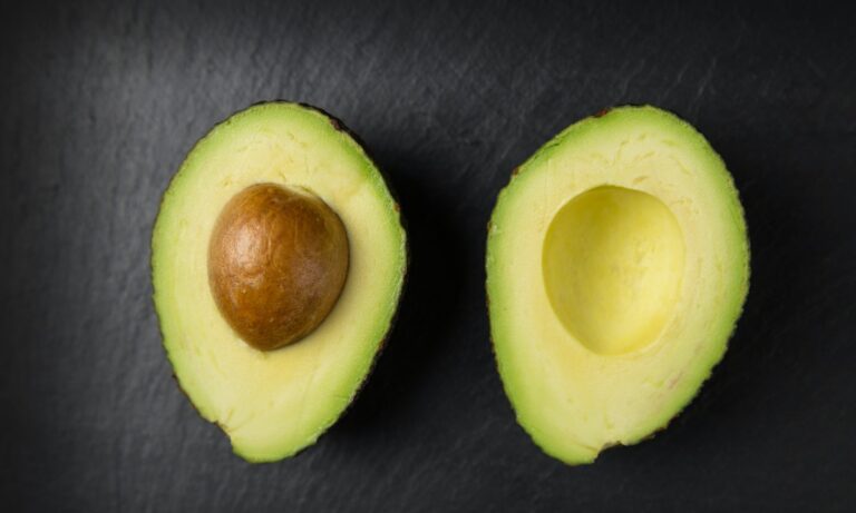El aguacate es uno de los alimentos con más potasio