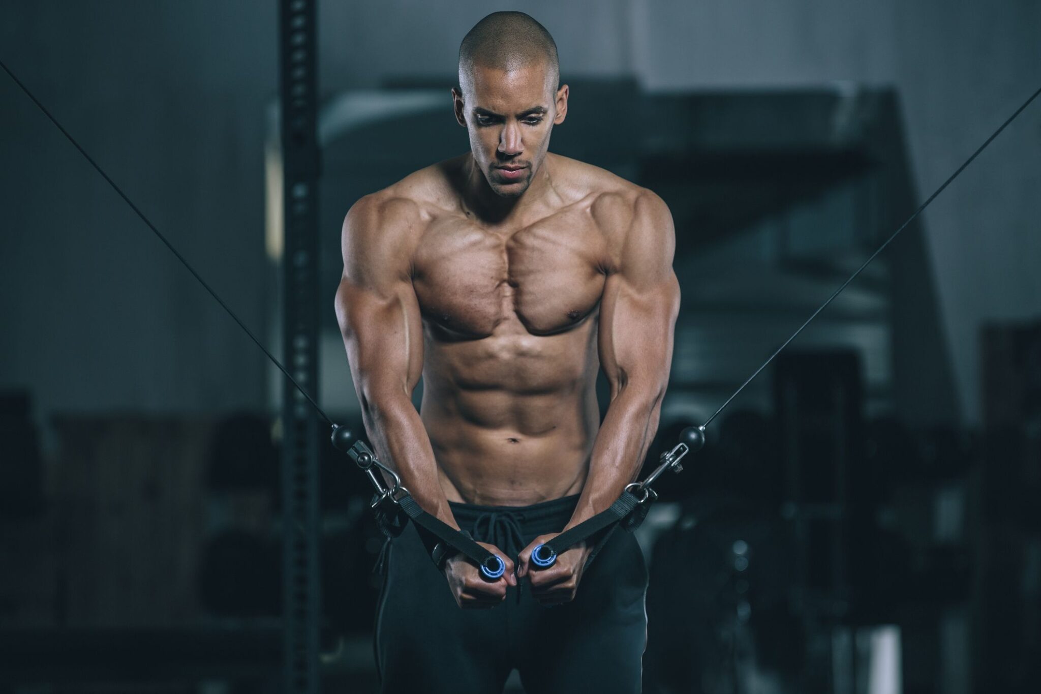 Rutina de 6 ejercicios para entrenar pecho en el gimnasio