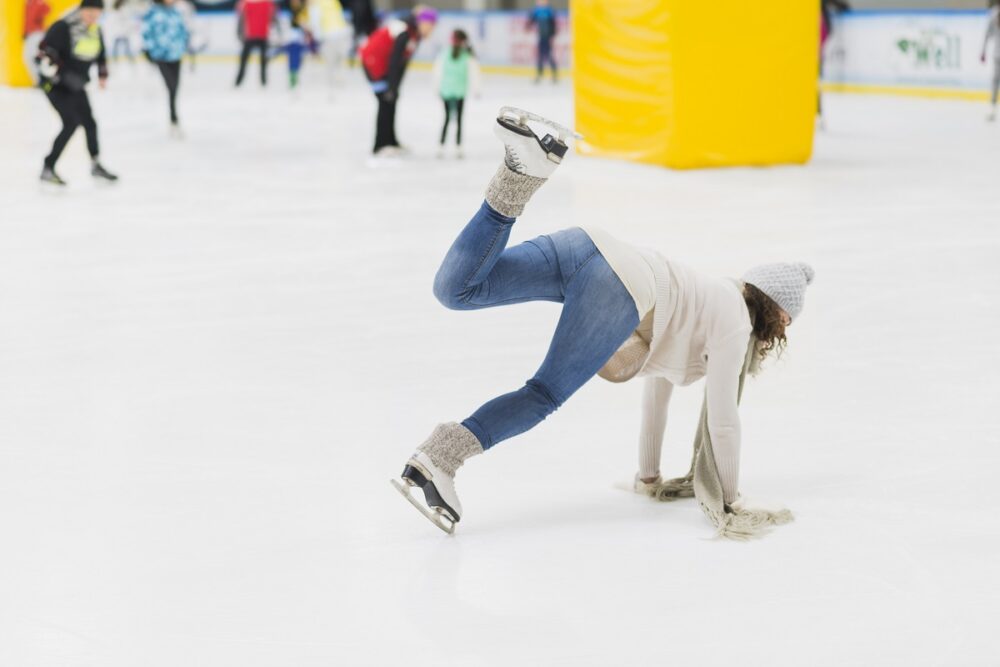 riesgos de patinar sobre hielo