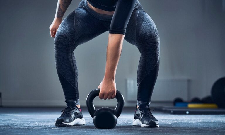 rutina HIIT pesas rusas