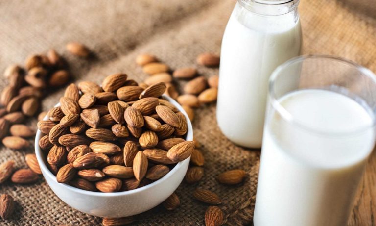 beneficios de la leche de almendras