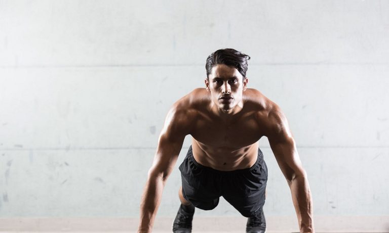 tonificar brazos sin pesas