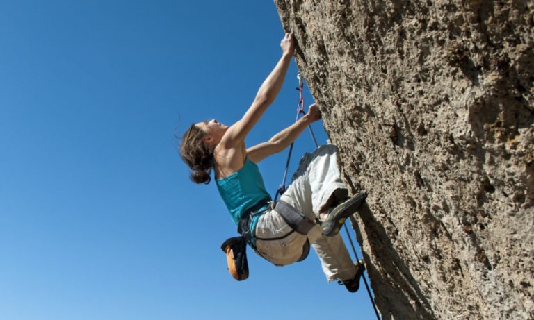 Tipos de agarres en escalada